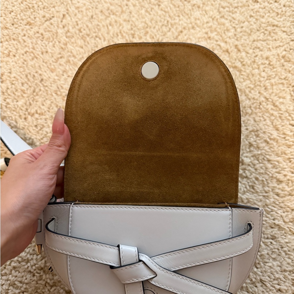 Loewe Cream Leather Gate Belted Bag - Picture 4 of 7